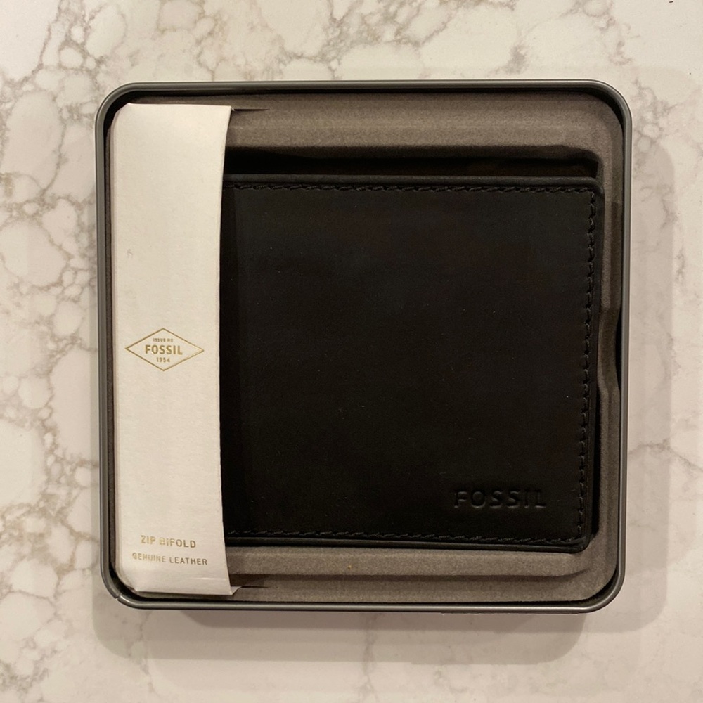 NWT & Box Black Fossil Wallet